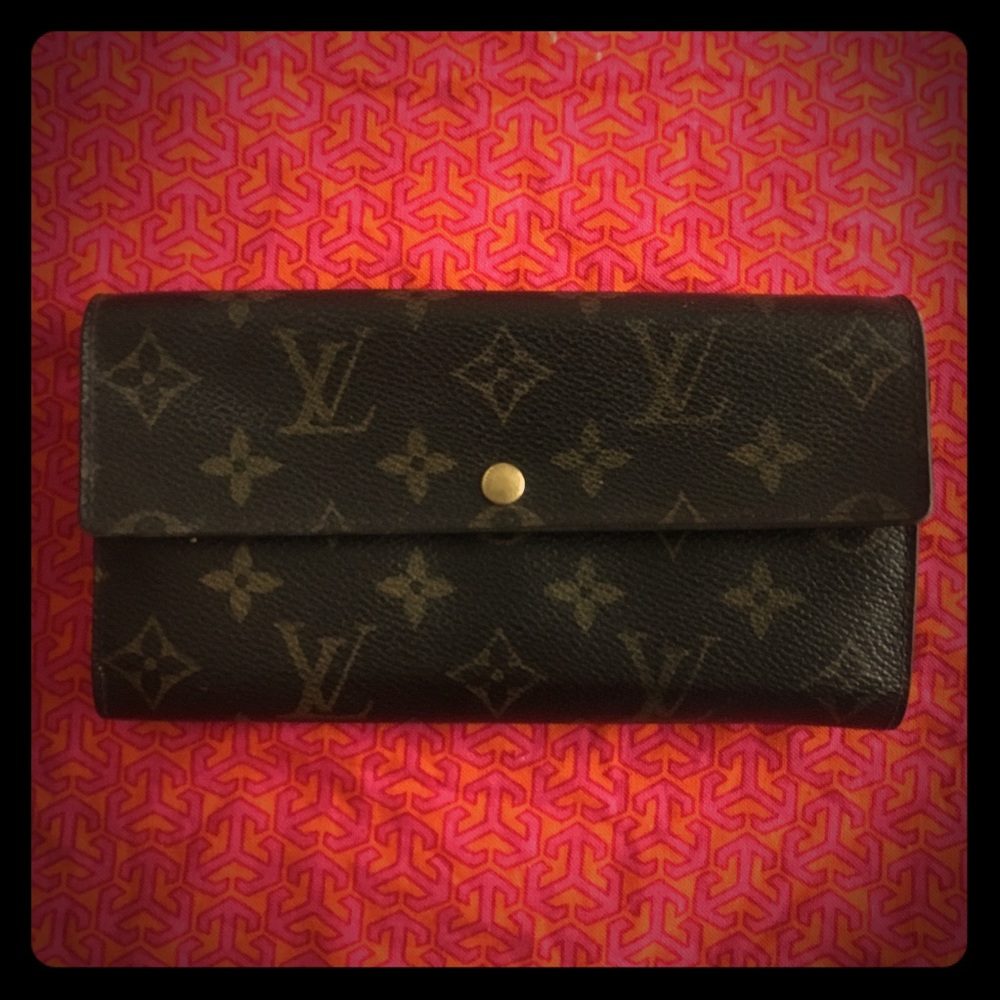 Louis Vuitton Sarah Wallet